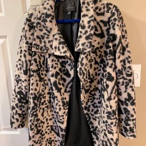 Pre owned Ann Taylor Women’s leopard print coat